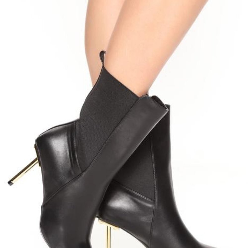 BLACK ON BLACK BOOTIES